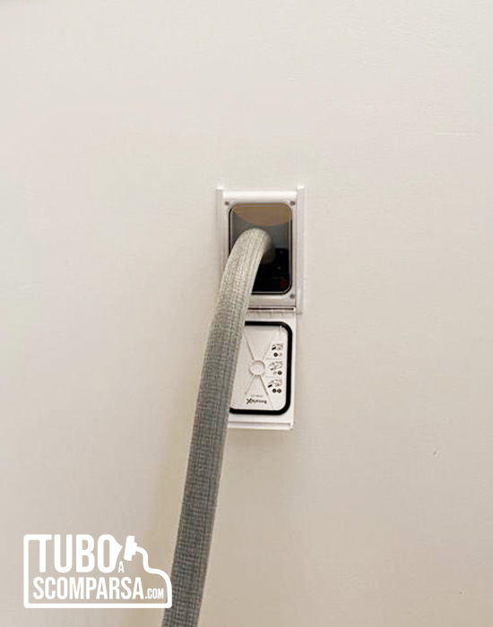 Bocchetta aspirapolvere Retraflex per tubo a scomparsa con tubo flessibile con calza estratto